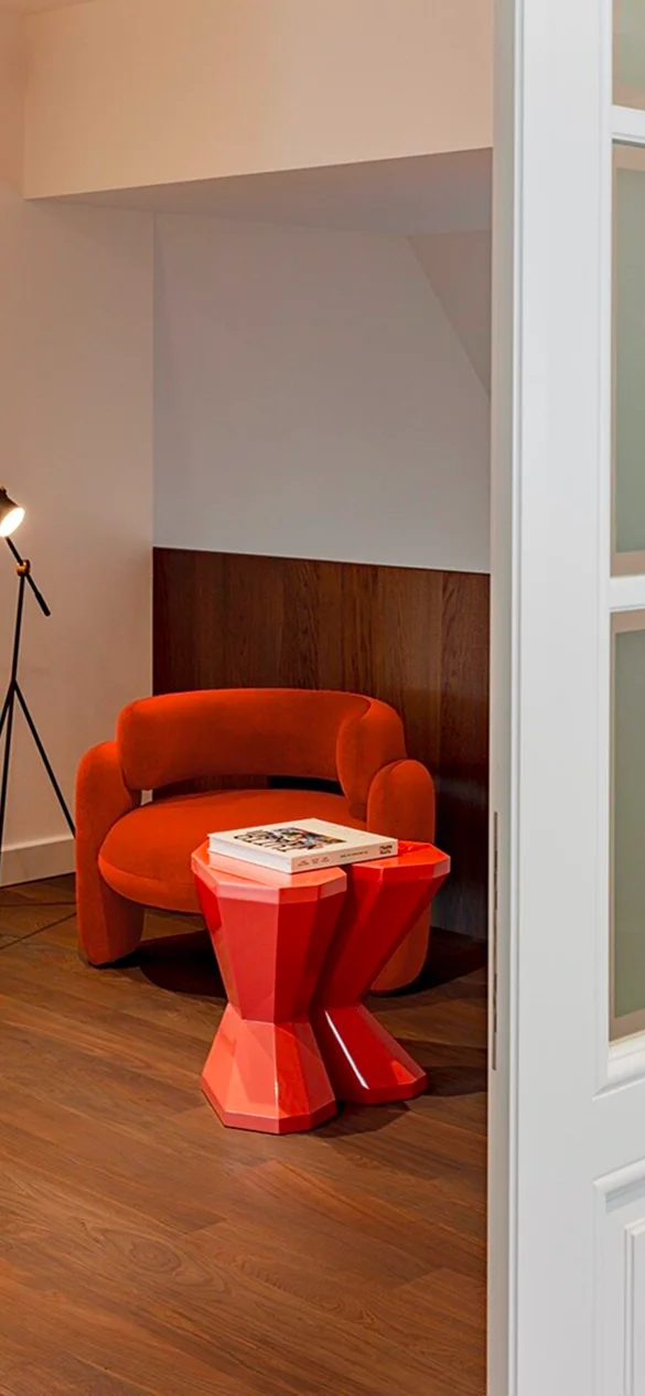 Queen Heart Small Table handcrafted luxury side table with heart-shaped design and gold or silver leaf finishes for modern interiors